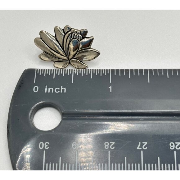 Laural Burch Silver-Tone Water Lilly Earrings Post Style Vintage Design - Picture 4 of 5